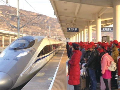 甘肅省開(kāi)出第五趟點(diǎn)對(duì)點(diǎn)務(wù)工專(zhuān)列