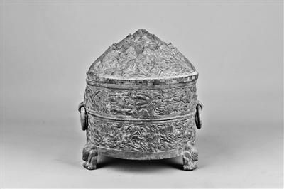 平?jīng)霾┥缴w神獸紋銅樽，東漢人向往過上神仙生活的印跡