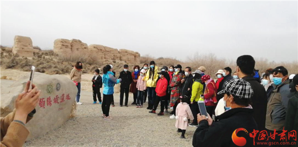 “引客入瓜”開門紅！瓜州迎來景區(qū)復(fù)工后首個(gè)旅行團(tuán)