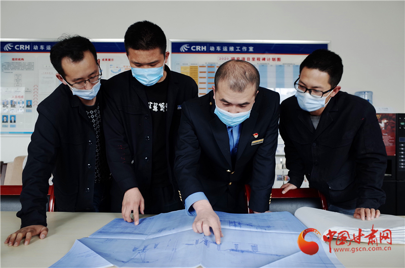 用奮斗的青春護航高鐵——記全國鐵路勞動模范、蘭西動車運用所副所長張學(xué)東