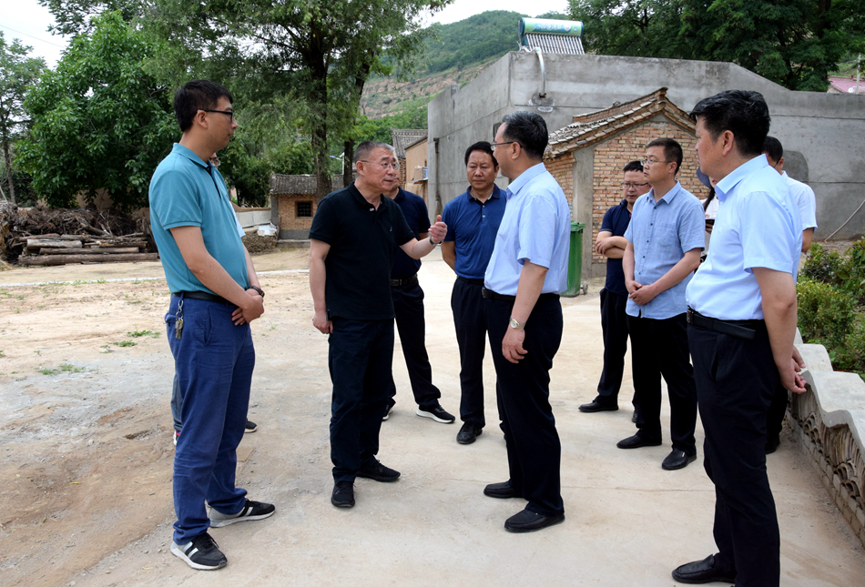王銳深入麥積區(qū)、甘谷縣掛牌督戰(zhàn)村調(diào)研指導(dǎo)脫貧攻堅(jiān)工作