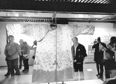 甘肅文化丨嘉慶所賜，被當(dāng)戲服 永登博物館九龍黃袍的前世今生