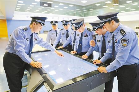 致敬！人民警察