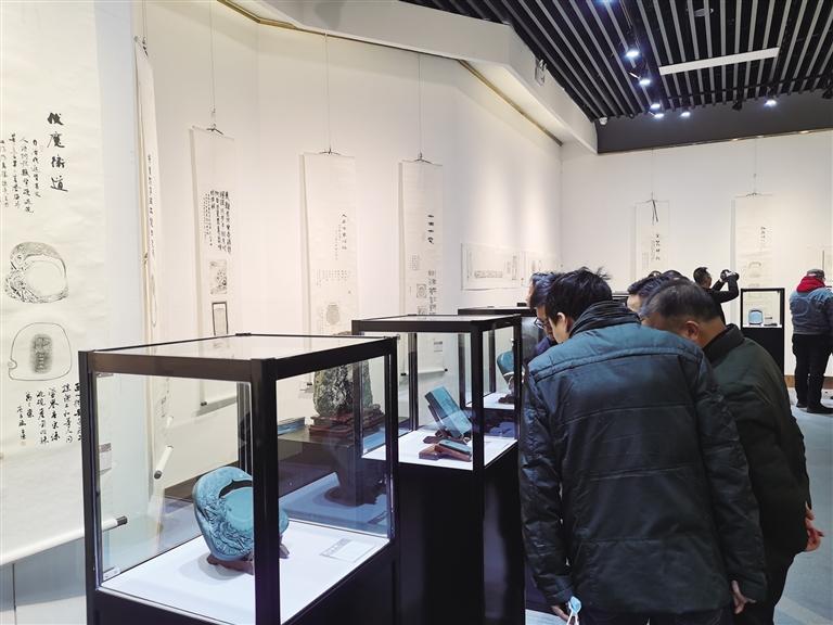 “非遺精品洮硯傳拓題跋藝術(shù)展”開展 洮硯雕刻、傳拓、拓片題跋集中亮相甘肅藝術(shù)館