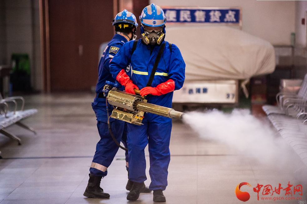 【新春走基層】護(hù)航回家路，蘭州車站這波操作很硬核！