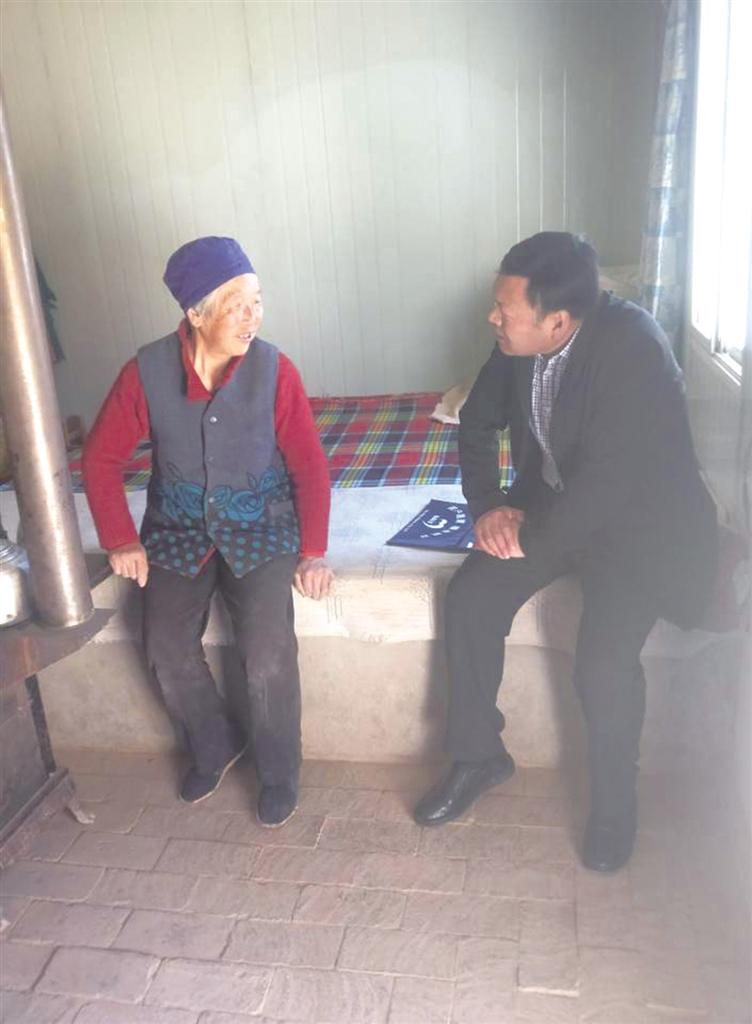 榆中縣扶貧開發(fā)辦公室黨組書記、主任王國福：建言獻(xiàn)策當(dāng)助手 沖鋒陷陣排頭兵