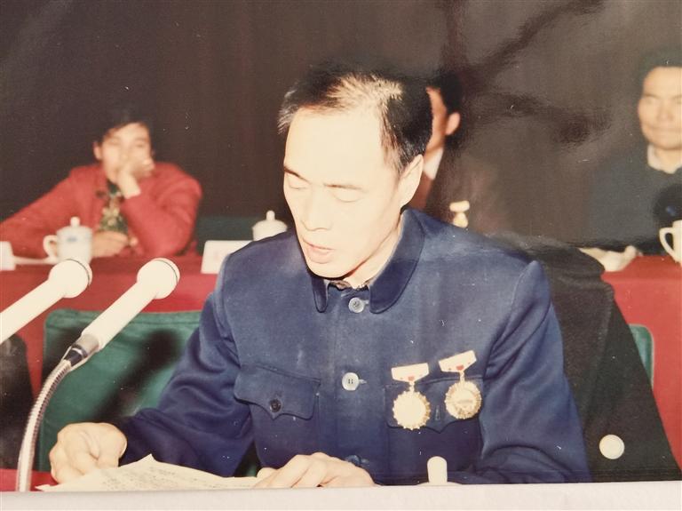 尋訪百名先鋒黨員  他用13年的時(shí)間完成28年的工作量——記“刀具大王”、全國勞模、蘭州通用機(jī)器廠工人技師蘆聚才
