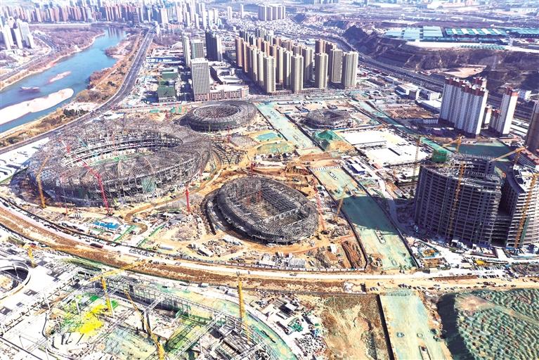 蘭州奧體中心場(chǎng)館主體通過(guò)驗(yàn)收 項(xiàng)目全面進(jìn)入內(nèi)部裝修階段 將于明年6月建成運(yùn)營(yíng)