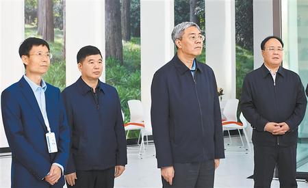 尹弘在臨夏州調研時強調 發(fā)展壯大特色富民產(chǎn)業(yè) 不斷激發(fā)群眾內(nèi)生動力 扎實推動鞏固拓展脫貧攻堅成果同鄉(xiāng)村振興有效銜接