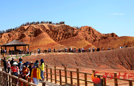 端午假期張掖共接待游客87.05萬人次，實(shí)現(xiàn)旅游收入4.64億元