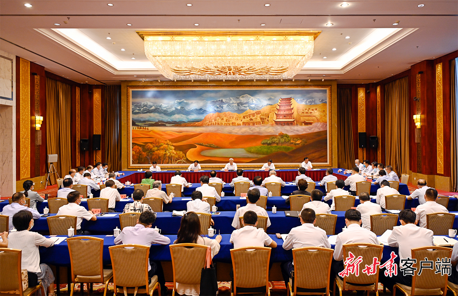 中共甘肅省委召開全省上半年經(jīng)濟(jì)工作專題協(xié)商座談會(huì)