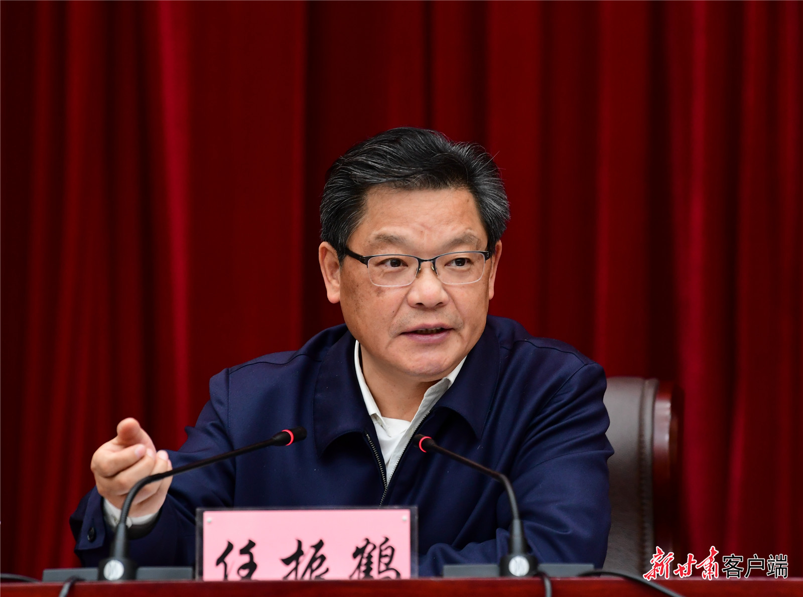 任振鶴在全省新型城鎮(zhèn)化工作推進(jìn)會議上強(qiáng)調(diào)：凝心聚力抓落實、蹄疾步穩(wěn)向前進(jìn)，奮力推進(jìn)新型城鎮(zhèn)化建設(shè)再上新臺階