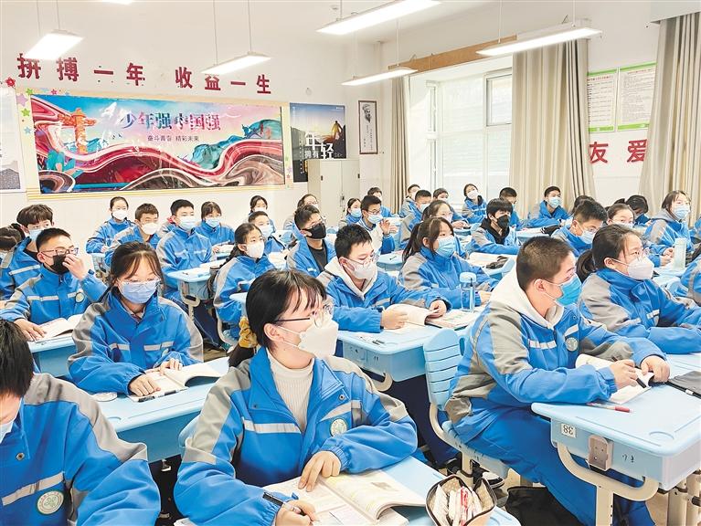 城關(guān)區(qū)初三高三年級(jí)昨日恢復(fù)線(xiàn)下教學(xué)