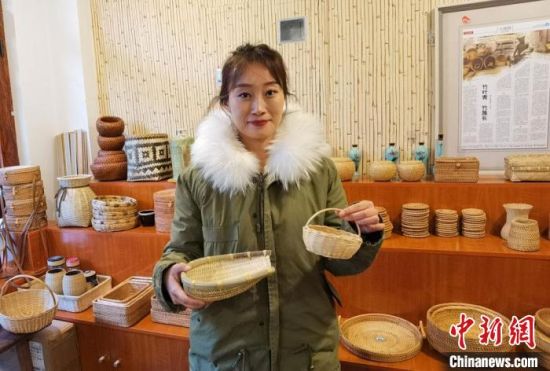 40多種精小玲瓏、純手工制作的新型盛食容器、居家工藝品等，每一件都令人愛不釋手?！●T志軍 攝