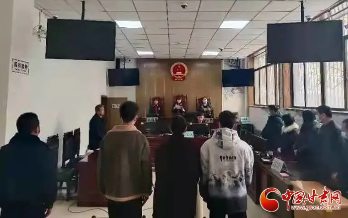 依法帶娃！甘肅省平?jīng)鍪邪l(fā)出首份《家庭教育令》