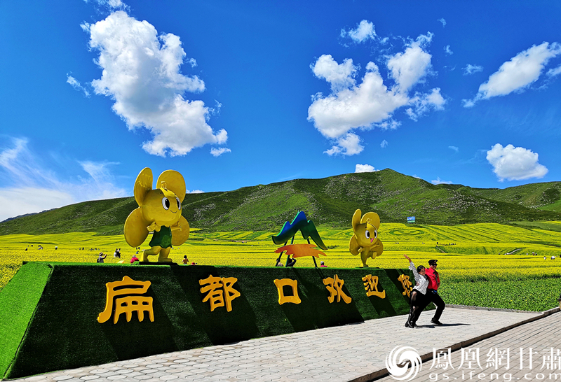 河西走廊張掖扁都口，古絲綢之路要道。王振武 攝