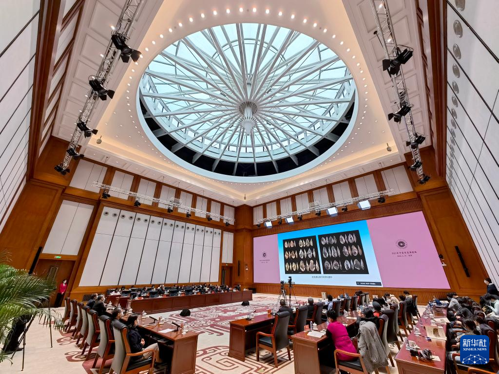 3月18日，“中國社會科學院考古學論壇·2021年中國考古新發(fā)現(xiàn)”進行入選項目報告環(huán)節(jié)（手機照片）。