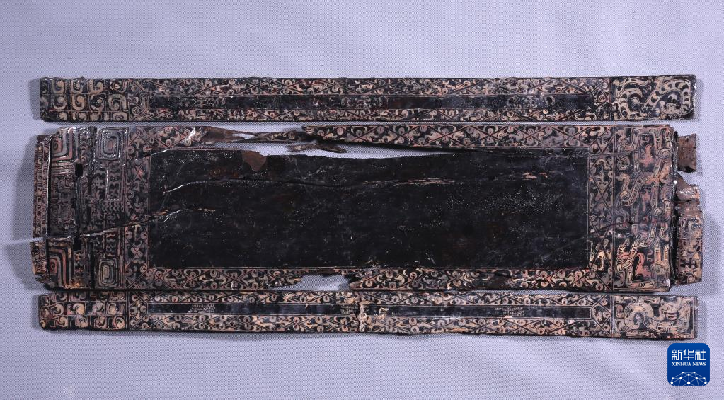 江西樟樹市國字山戰(zhàn)國墓葬出土漆瑟（資料圖）。