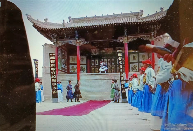 電影《新龍門(mén)客棧》片頭之關(guān)城清代戲臺(tái)特寫(xiě)