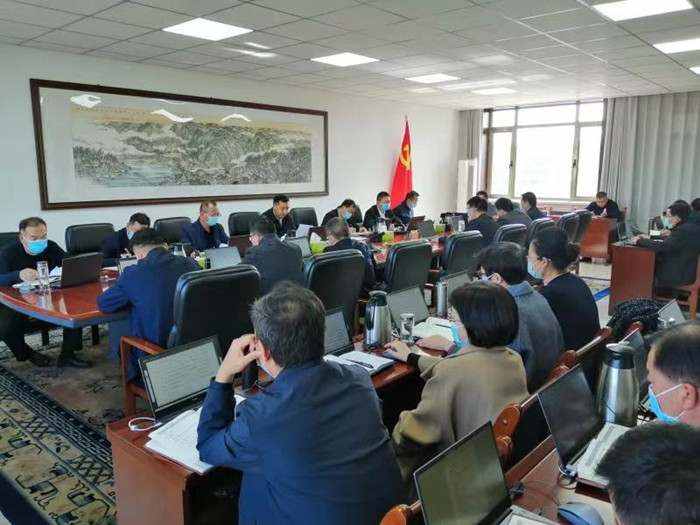 10月17日，金昌市紀(jì)委召開常委會(huì)（擴(kuò)大）會(huì)議，專題學(xué)習(xí)交流習(xí)近平總書記代表第十九屆中央委員會(huì)向黨的二十大所作的報(bào)告，研究學(xué)習(xí)宣傳貫徹落實(shí)工作。.jpg
