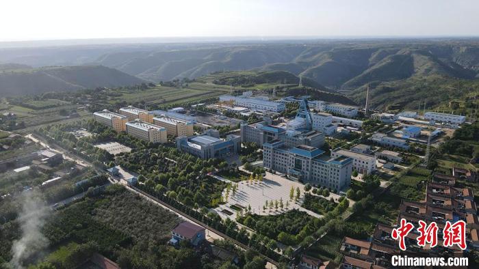 圖為華能正寧核桃峪煤礦廠區(qū)。(資料圖) 慶陽市委宣傳部供圖