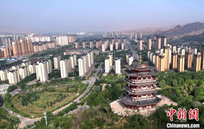 圖為“南涼古都”樂都朝陽山片區(qū)的今朝。　薛蒂 攝