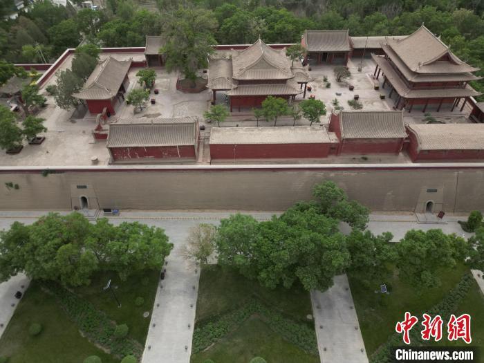 5月16日，航拍下的雷臺漢墓墓室入口。戴文昌　攝