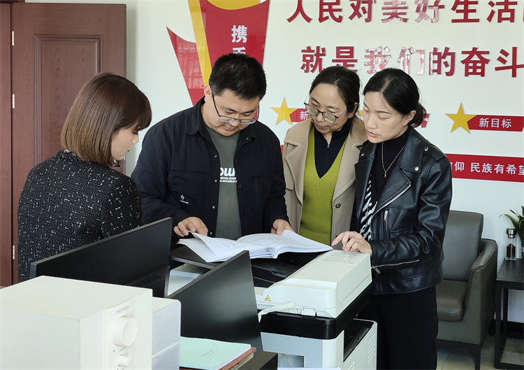 徽縣紀(jì)檢監(jiān)察系統(tǒng)組成3個(gè)片區(qū)協(xié)作交叉檢查組深入各鄉(xiāng)鎮(zhèn)督查惠民惠農(nóng)政策落實(shí)、村集體“三資”規(guī)范管理等工作.jpg