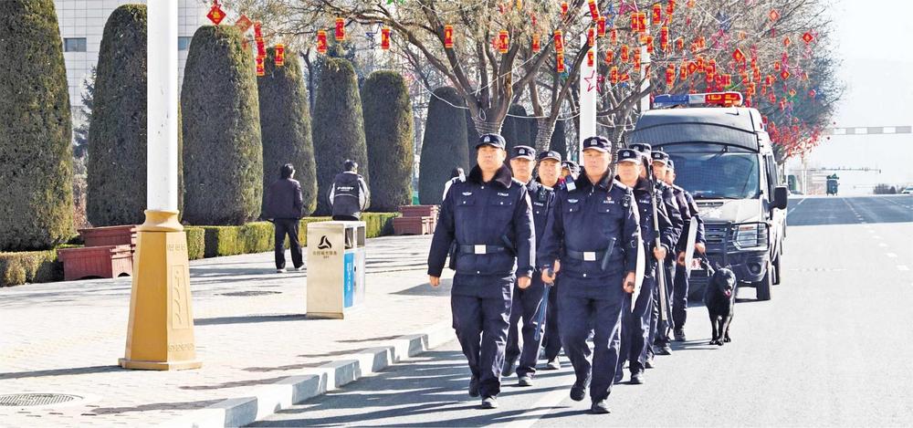 臨洮特警持續(xù)強(qiáng)化社會面巡邏防控